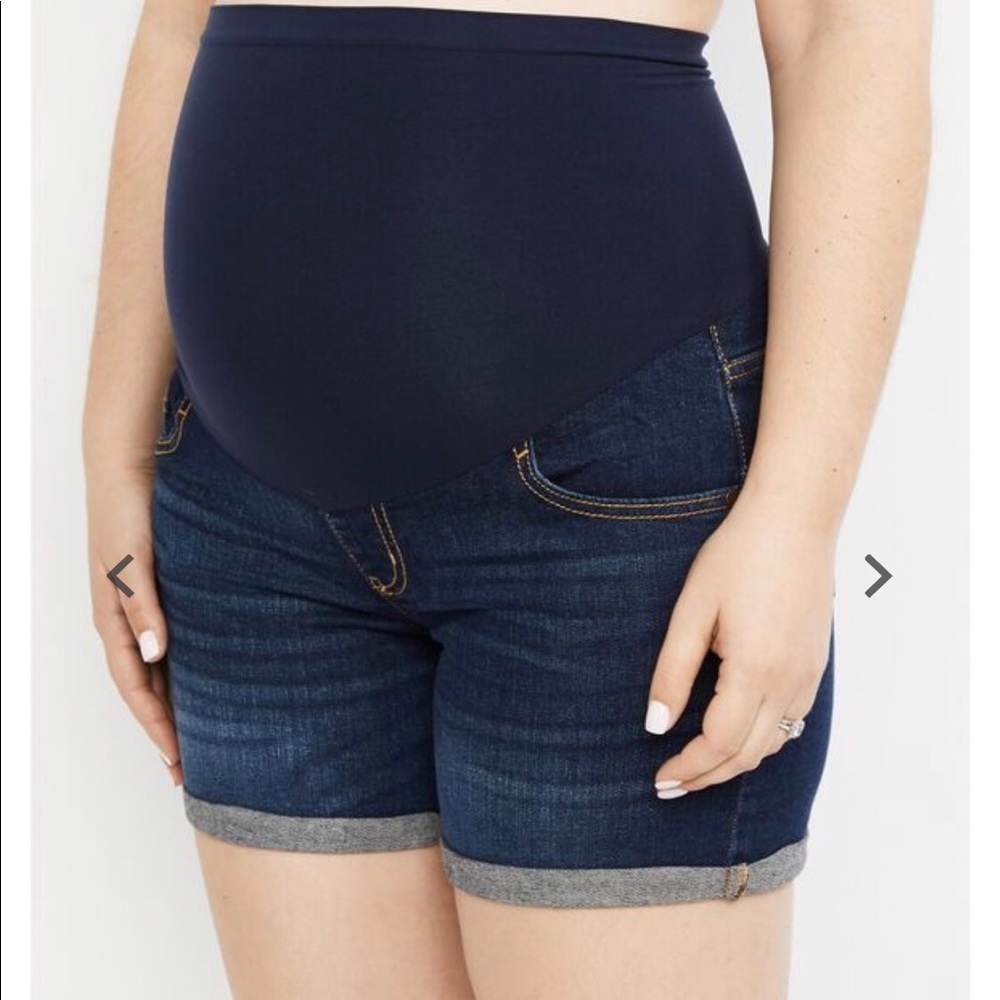 Motherhood Maturnity by Indigo shorts size large